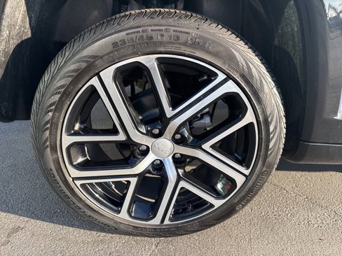 Certified 2024 Jeep Compass Limited w/ Elite Group image 10