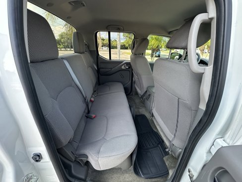Used 2017 Nissan Frontier S image 27