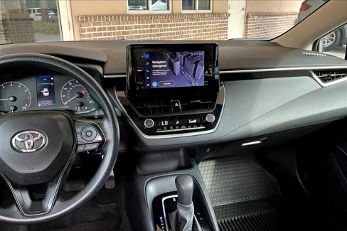 Used 2024 Toyota Corolla LE image 6