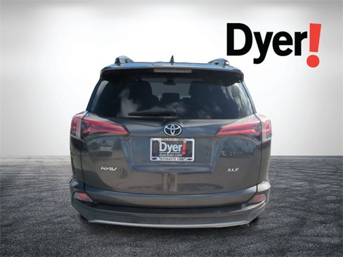 Used 2018 Toyota RAV4 XLE image 5