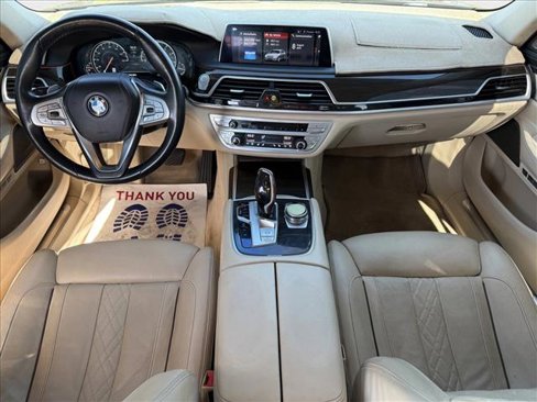 Used 2016 BMW 750i xDrive image 14