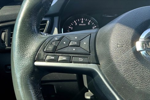 Used 2017 Nissan Rogue SL w/ SL Premium Package image 18
