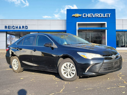 Used 2017 Toyota Camry LE image 1