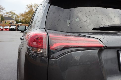 Used 2018 Toyota RAV4 XLE image 30