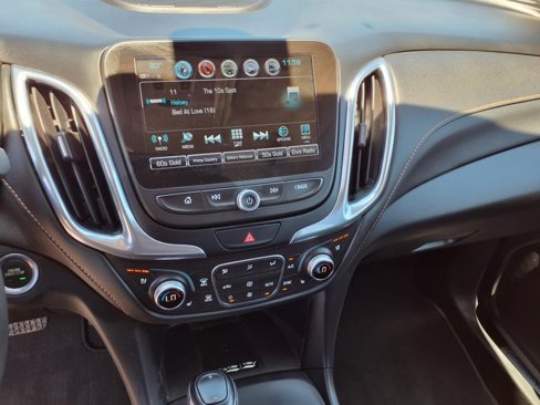 Used 2018 Chevrolet Equinox Premier image 10