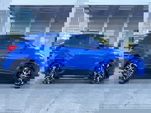 Used 2021 Toyota C-HR XLE image 9
