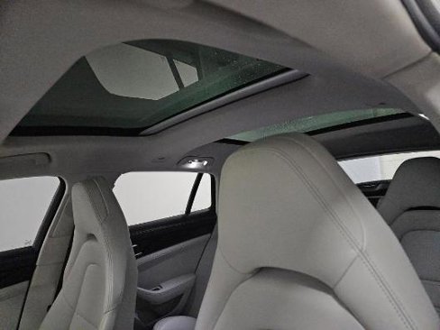 Used 2018 Porsche Panamera 4 w/ Premium Package image 8