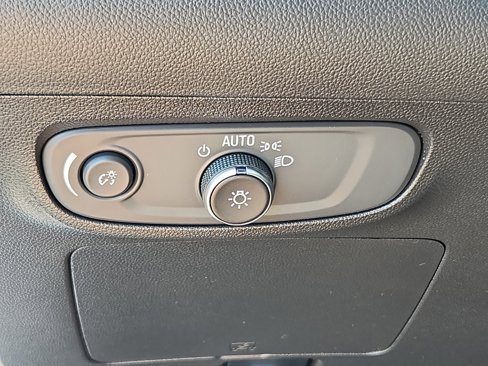 Used 2024 Buick Encore GX Sport Touring image 11