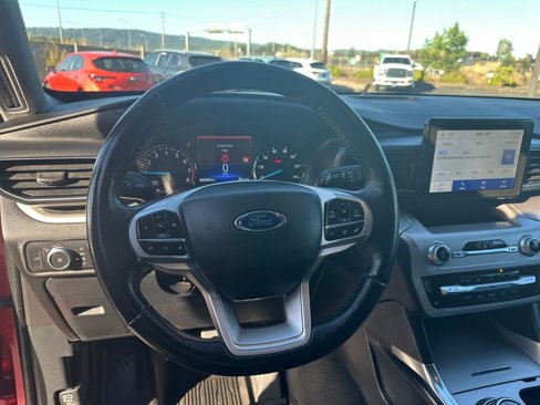 Used 2022 Ford Explorer XLT w/ Equipment Group 202A image 20