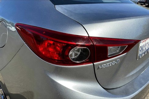 Used 2016 MAZDA MAZDA3 i Sport image 28