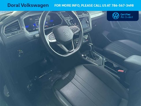 Used 2023 Volkswagen Tiguan SE image 13