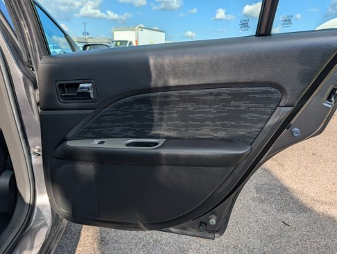 Used 2010 Ford Fusion SE image 30