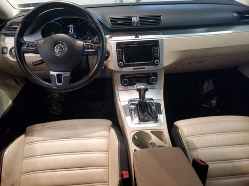 Used 2010 Volkswagen CC Luxury image 13