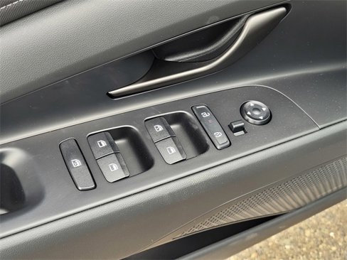 New 2025 Hyundai Elantra SEL image 17