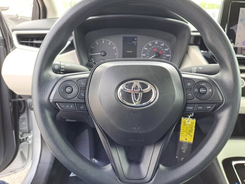 Used 2025 Toyota Corolla LE image 12