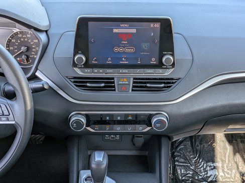 Used 2022 Nissan Altima 2.5 SV image 3