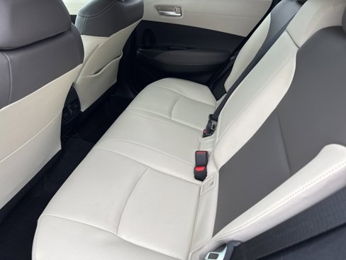 Used 2022 Toyota Corolla Cross XLE image 10