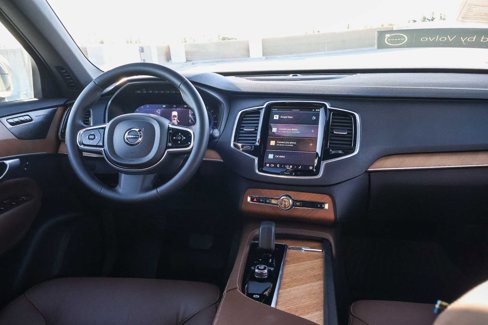 Used 2024 Volvo XC90 B6 Plus w/ Protection Package Premier image 14