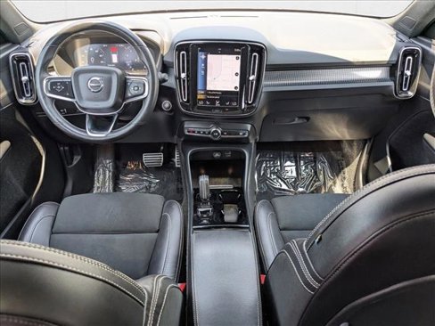 Used 2021 Volvo XC40 T5 R-Design image 19