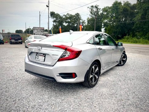 Used 2016 Honda Civic Touring image 4