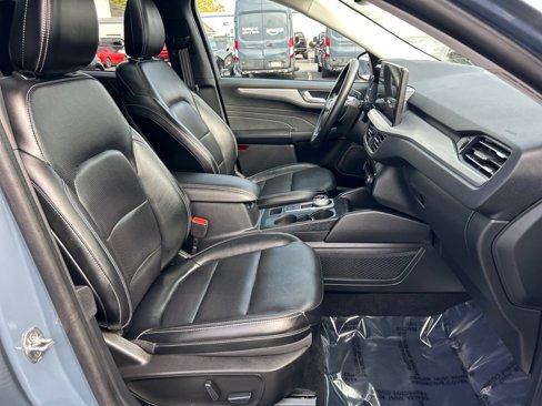 Used 2023 Ford Escape Platinum image 19
