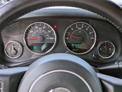 Used 2016 Jeep Wrangler Unlimited Sahara image 13