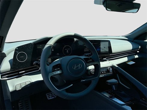 New 2025 Hyundai Elantra SEL image 9