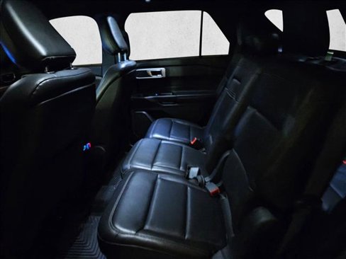 Used 2020 Ford Explorer XLT w/ Equipment Group 202A image 18