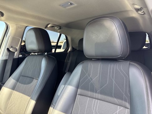 Used 2022 Chevrolet Trax LT w/ LT Convenience Package image 16