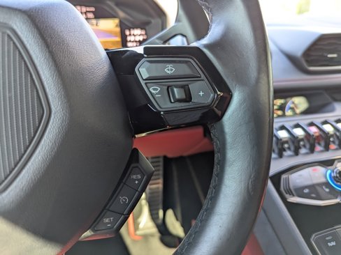Used 2017 Lamborghini Huracan LP 610-4 image 39