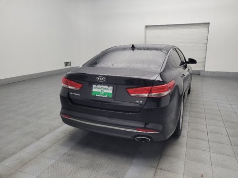 Used 2018 Kia Optima EX image 9