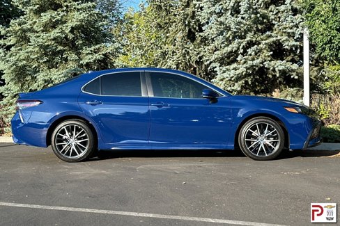 Used 2024 Toyota Camry SE image 3