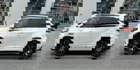 Used 2018 Toyota Highlander AWD V6 image 2