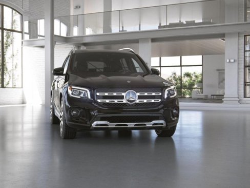 Certified 2022 Mercedes-Benz GLB 250 w/ Premium Package Lite image 9