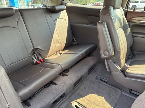 Used 2014 Buick Enclave Leather image 16