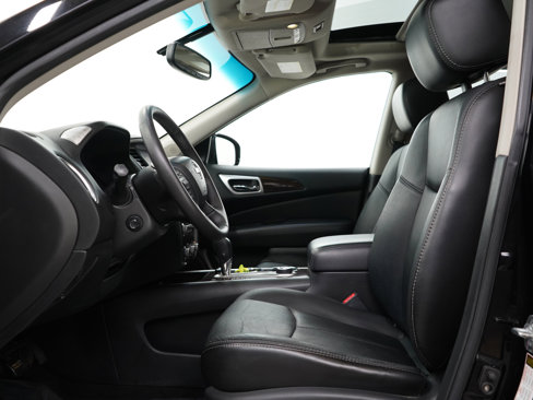 Used 2013 Nissan Pathfinder Platinum w/ Platinum Premium Pkg image 19