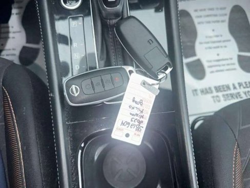 Used 2023 Nissan Kicks SR image 8