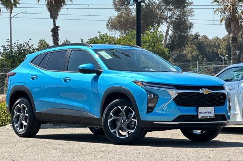 New 2025 Chevrolet Trax LT image 2