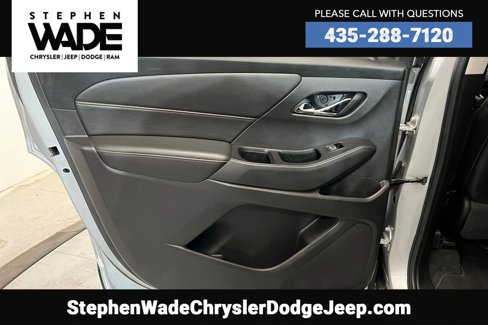 Used 2018 Chevrolet Traverse LT image 18