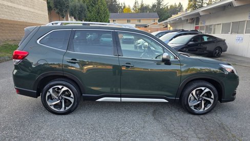 Used 2023 Subaru Forester Touring image 4