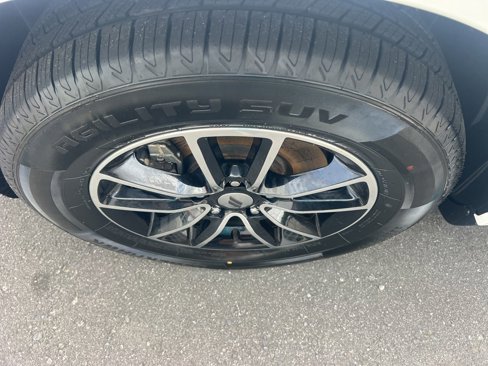 Used 2018 Dodge Journey SE w/ Blacktop Package image 10