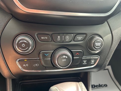 Used 2021 Jeep Cherokee Latitude Lux image 22