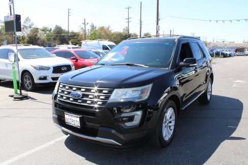 Used 2016 Ford Explorer XLT w/ Equipment Group 202A image 4