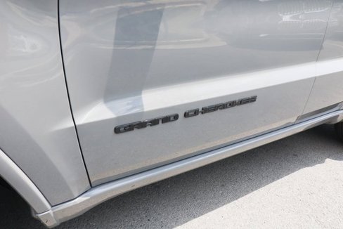 Used 2019 Jeep Grand Cherokee Altitude image 20