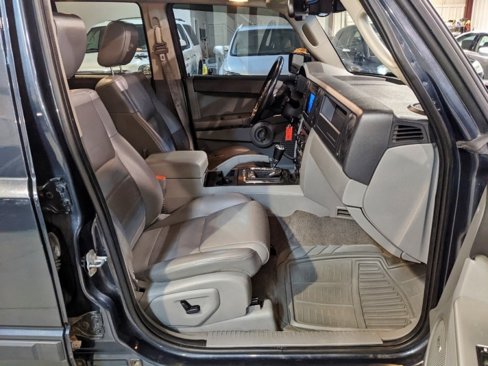 Used 2007 Jeep Commander Sport image 30