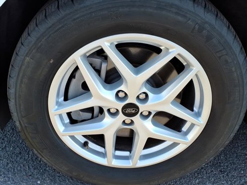 Used 2024 Ford Edge SEL image 9