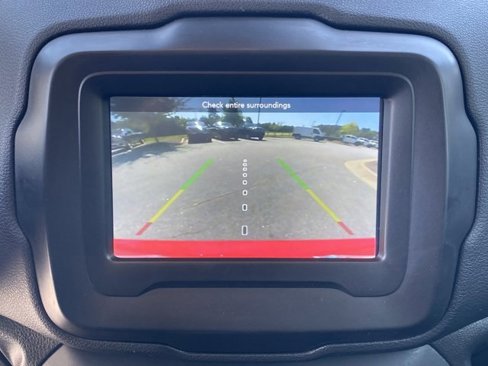 Used 2021 Jeep Renegade Latitude image 11