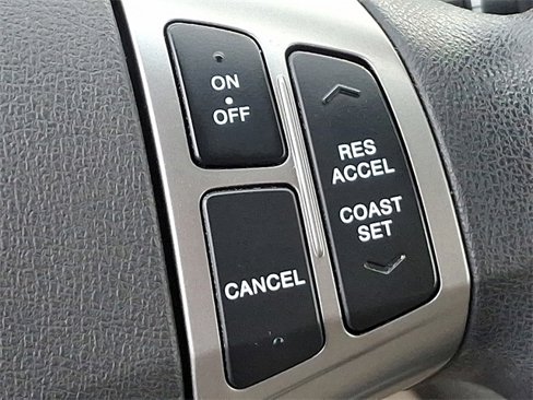Used 2010 Hyundai Elantra GLS image 21