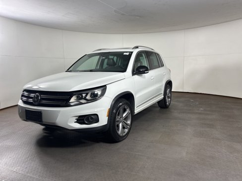 Used 2017 Volkswagen Tiguan Sport image 3