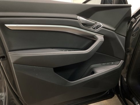 Used 2021 Audi e-tron Premium w/ Black Optic Package image 33